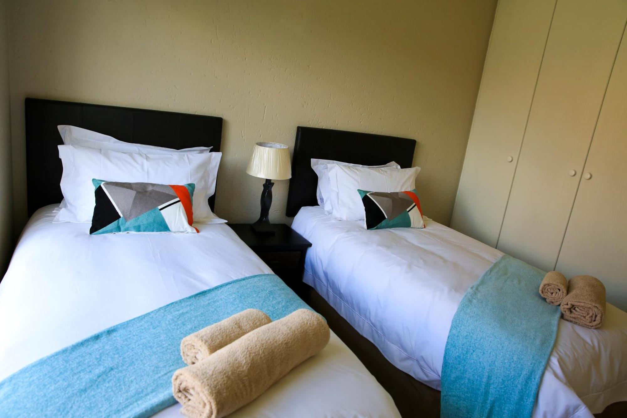 African Eagle Apartments Witfield エクステリア 写真