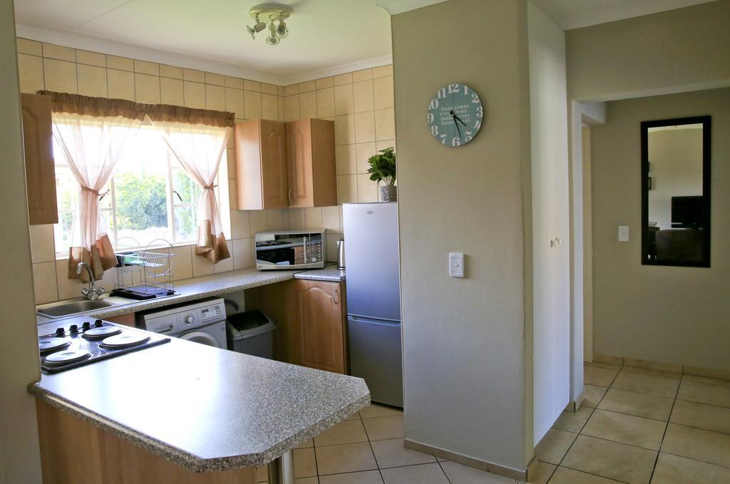 African Eagle Apartments Witfield エクステリア 写真