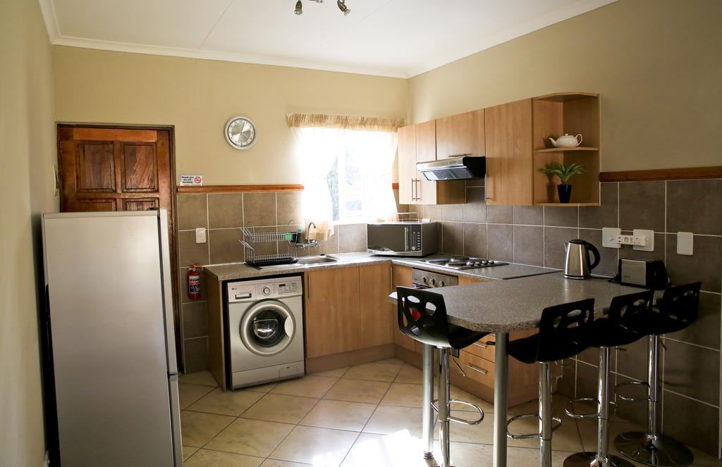 African Eagle Apartments Witfield エクステリア 写真