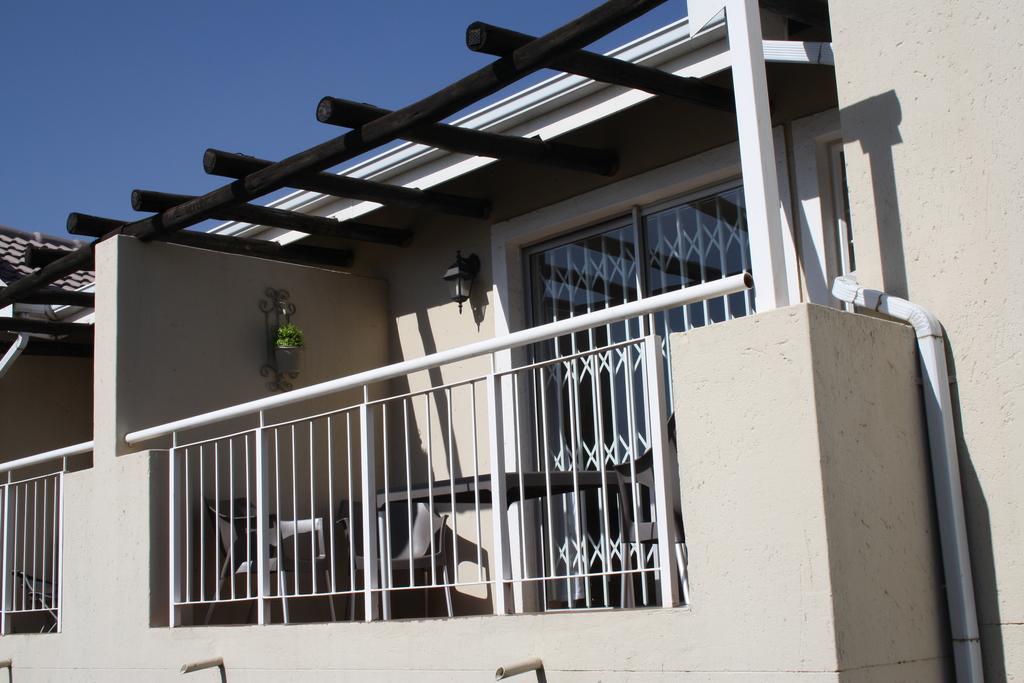 African Eagle Apartments Witfield エクステリア 写真