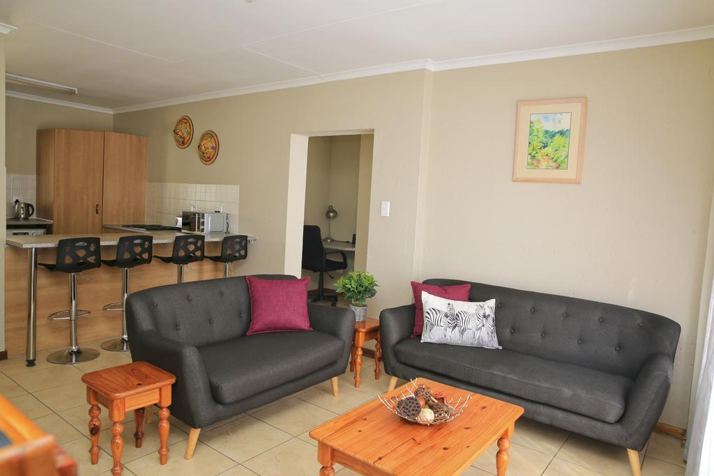 African Eagle Apartments Witfield エクステリア 写真